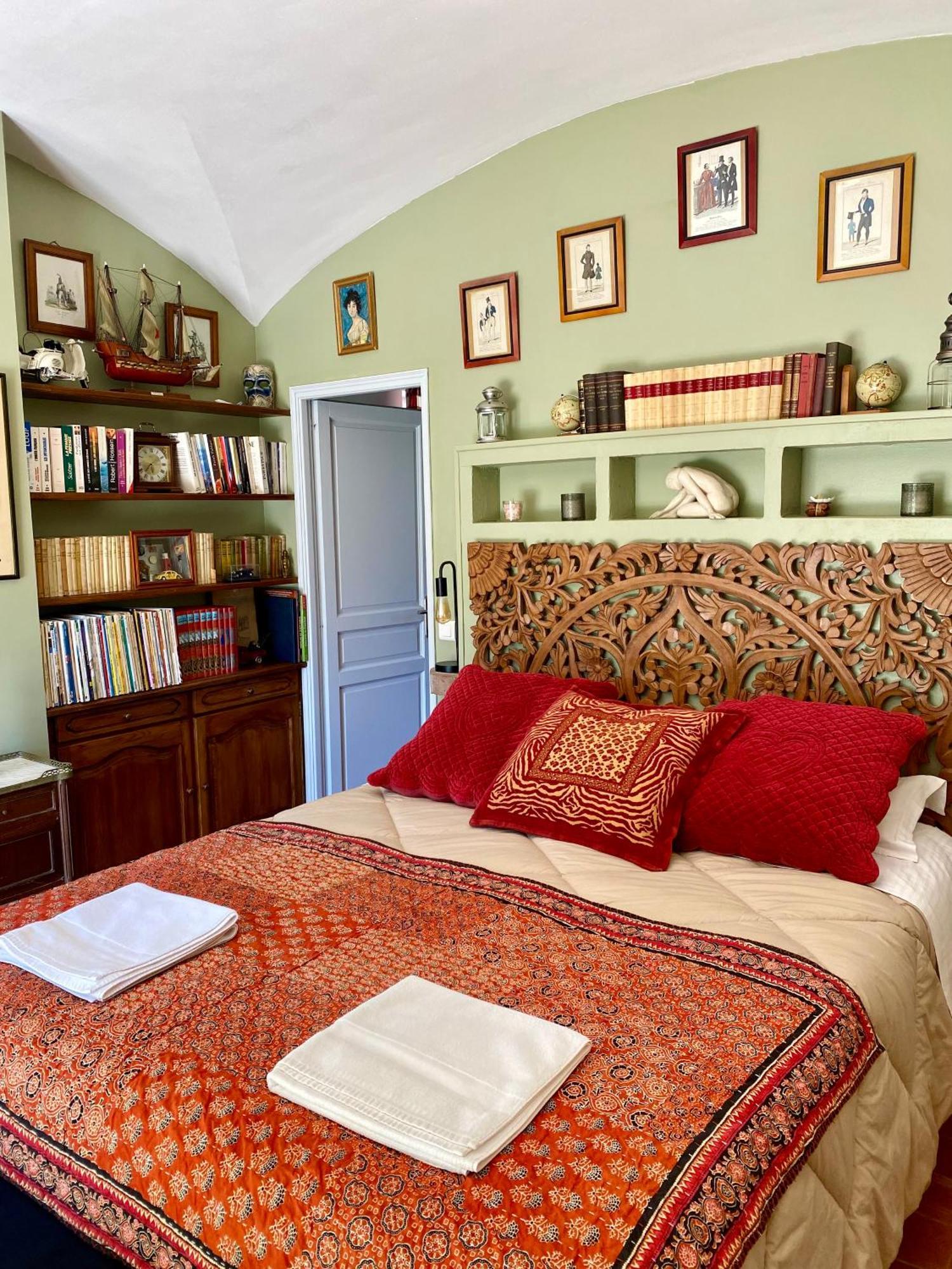 Bed and Breakfast Domaine Du Commandeur Mondragon Zewnętrze zdjęcie