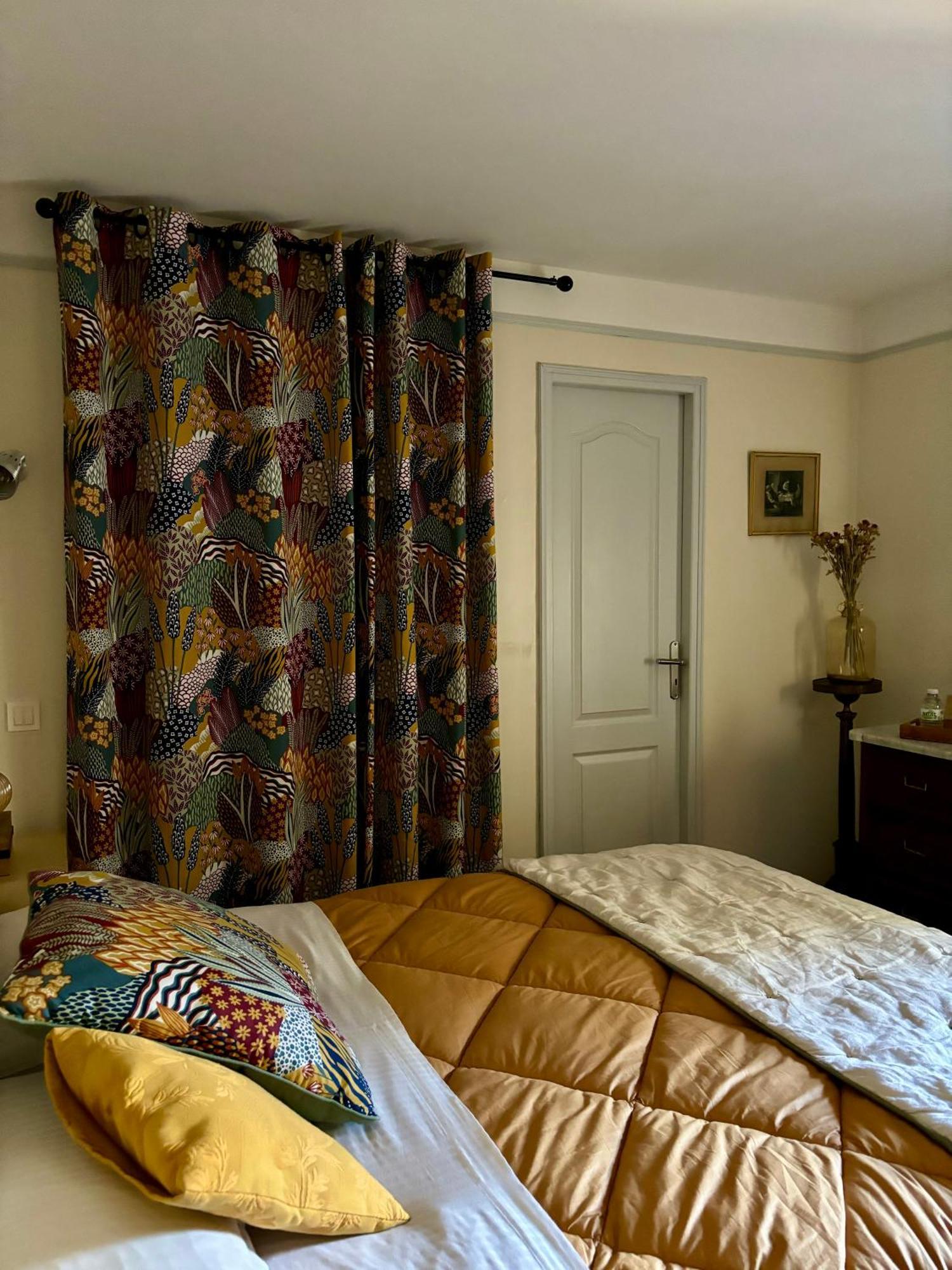 Bed and Breakfast Domaine Du Commandeur Mondragon Zewnętrze zdjęcie